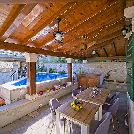Bepa With Swimming Pool Holiday home *