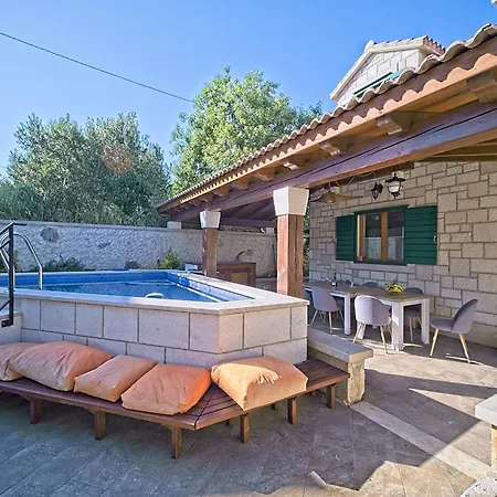 Holiday home Bepa With Swimming Pool Selca (Brac)