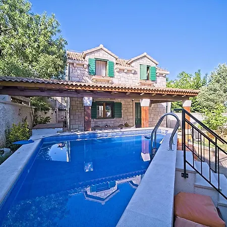 Vikendica Bepa With Swimming Pool