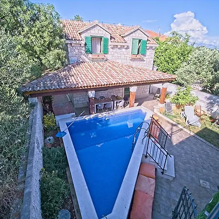 Дом отдыха Bepa With Swimming Pool