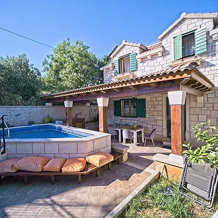 Дом отдыха Bepa With Swimming Pool *